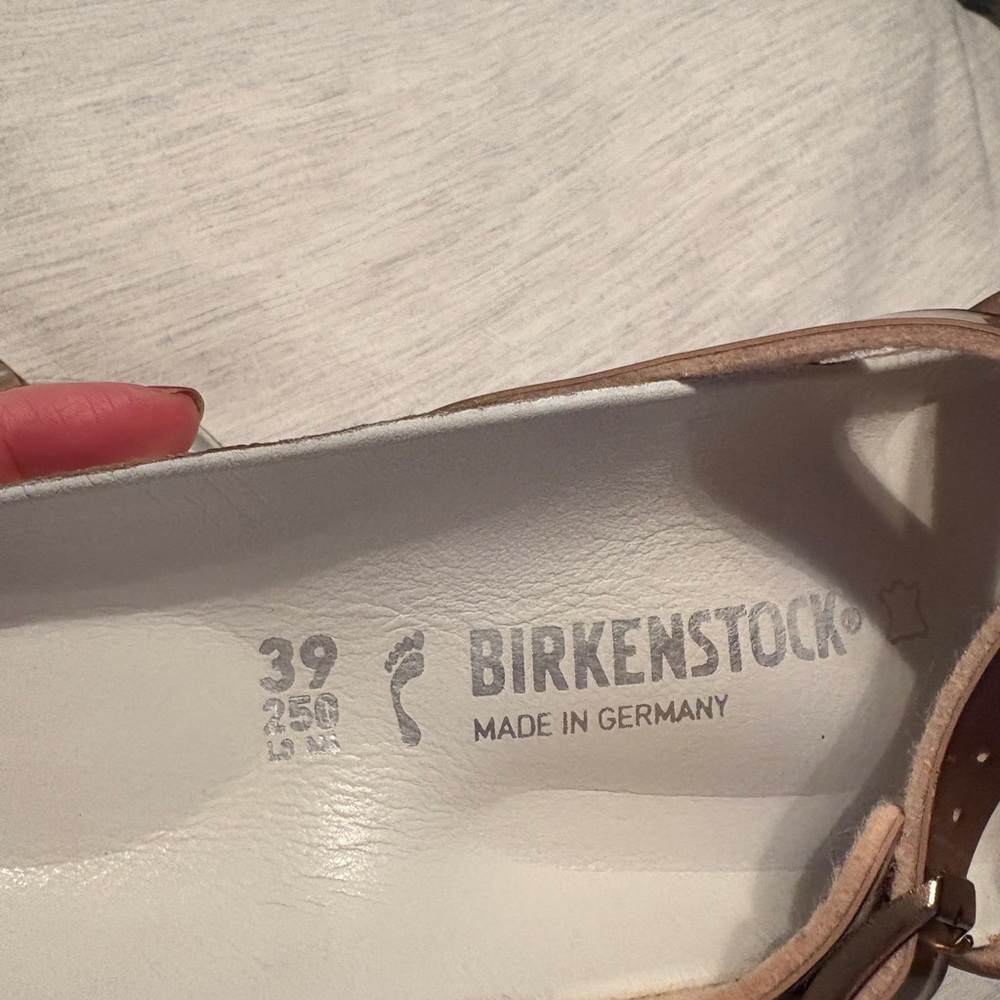 Birkenstock Women’s Yao Metallic Rose Gold Sandals, size 39 (US 8.5/9) - Picture 7 of 14